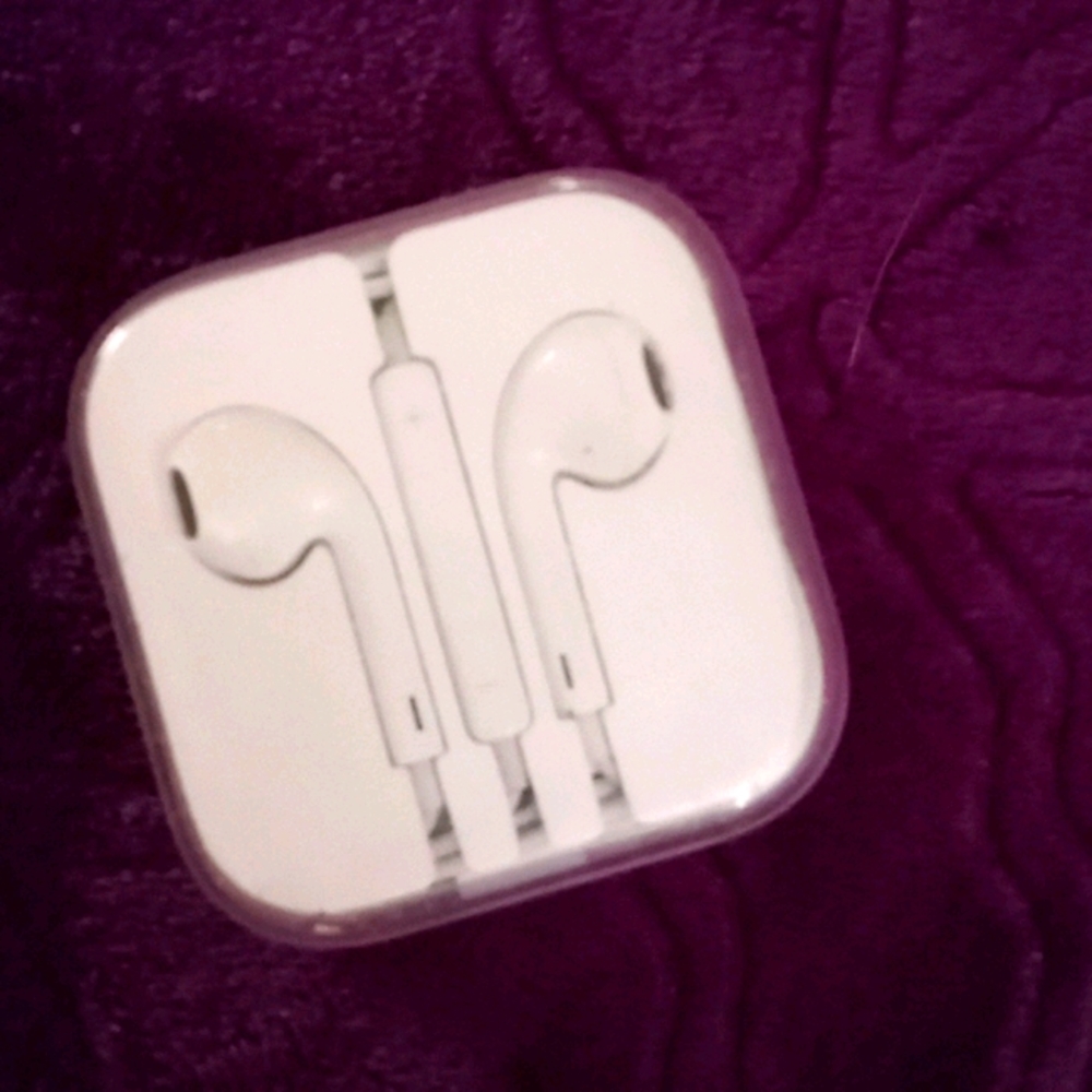 COPY - Apple iPhone headphones